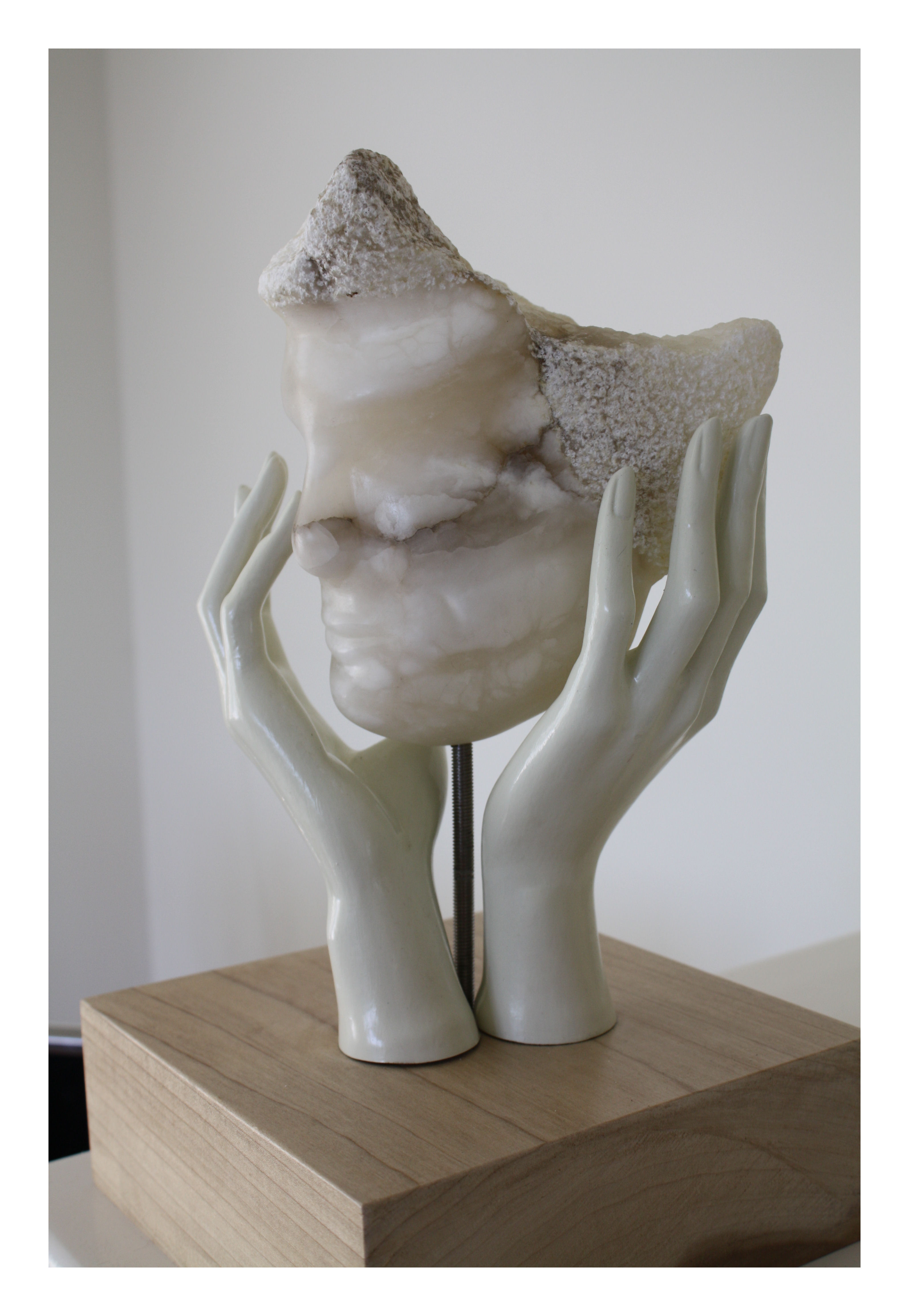 hold your head, witte albast / white alabaster